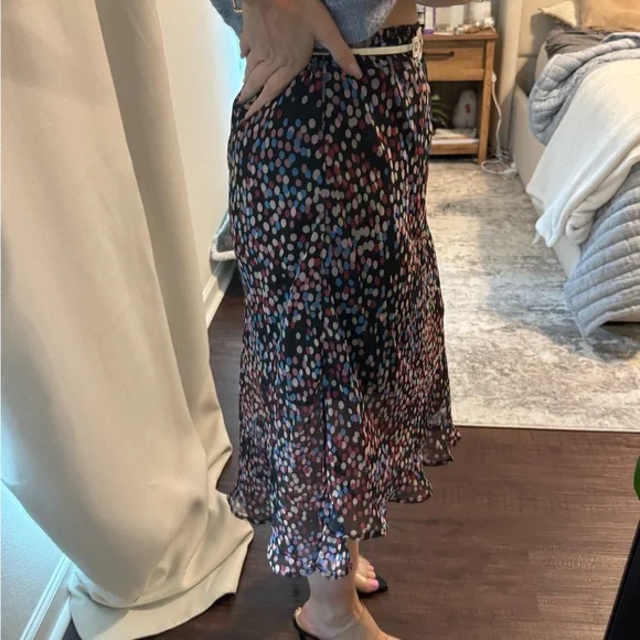 Fun colorful Polka Dot Skirt - Picture 3 of 8